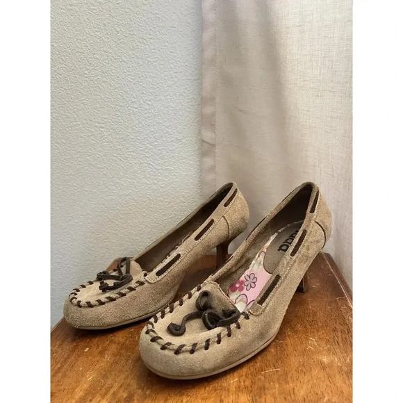 Y2K 2000s Mudd Shoes 8 Kitten Heel Moccasin Tan Suede Leather Slip On Pumps Boho - Picture 11 of 12
